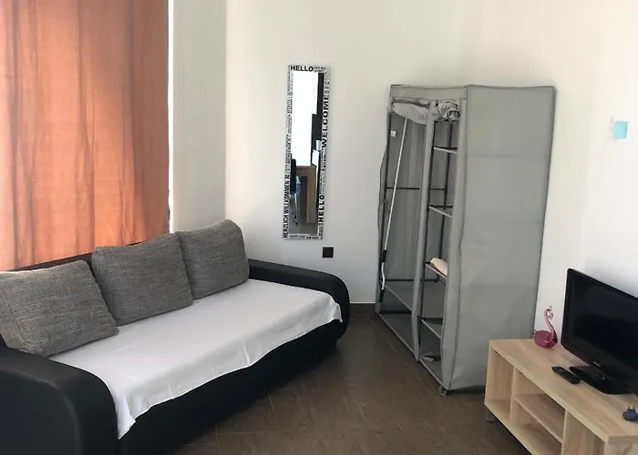 Bm アパート ビオグラード・ナ・モル